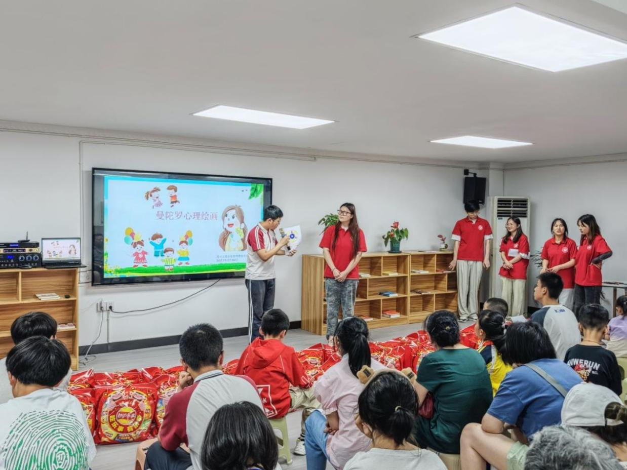 双节同庆 心暖童心|best365官方网站携手东城街道开展“粽点关注·童心向阳”志愿活动