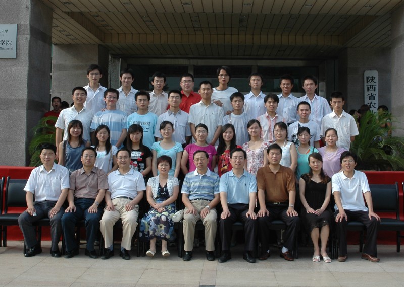 2007届经管学院农林经济管理专业毕业生合影.jpg