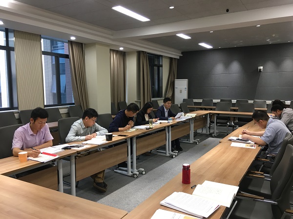 347676dd9bb34c1fa47fb3fc0d2b9b96.jpg 中心组学习.jpg